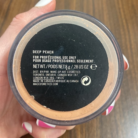 MAC Cosmetics Setting Powder - Picture 3 of 4
